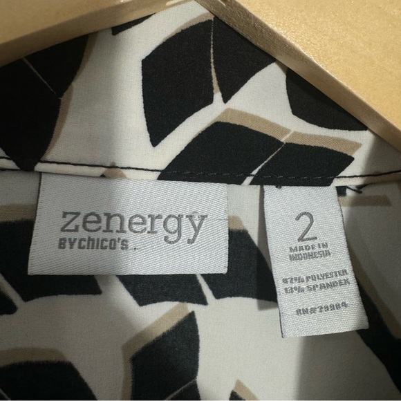 NEW Chico's Zenergy Stretch Knit Full Zip Print Jacket Size Large Chico's Size 2 - Picture 3 of 8